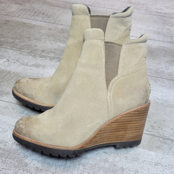 SOREL After Hours Chelsea Tan Wedge Ankle Suede Boot women’s 7.5 - Picture 2 of 13